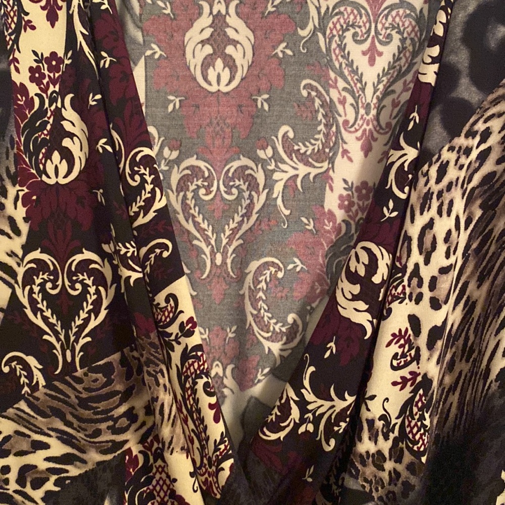 Patterned Top-Size 1X - Picture 6 of 10